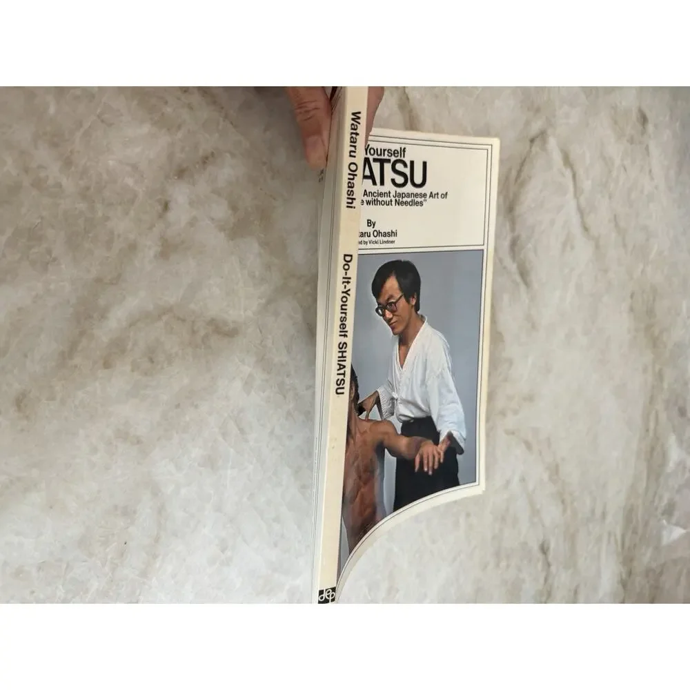 Do It Yourself Shiatsu by Wataru Ohashi 1967 Paperback Self Help Vintage